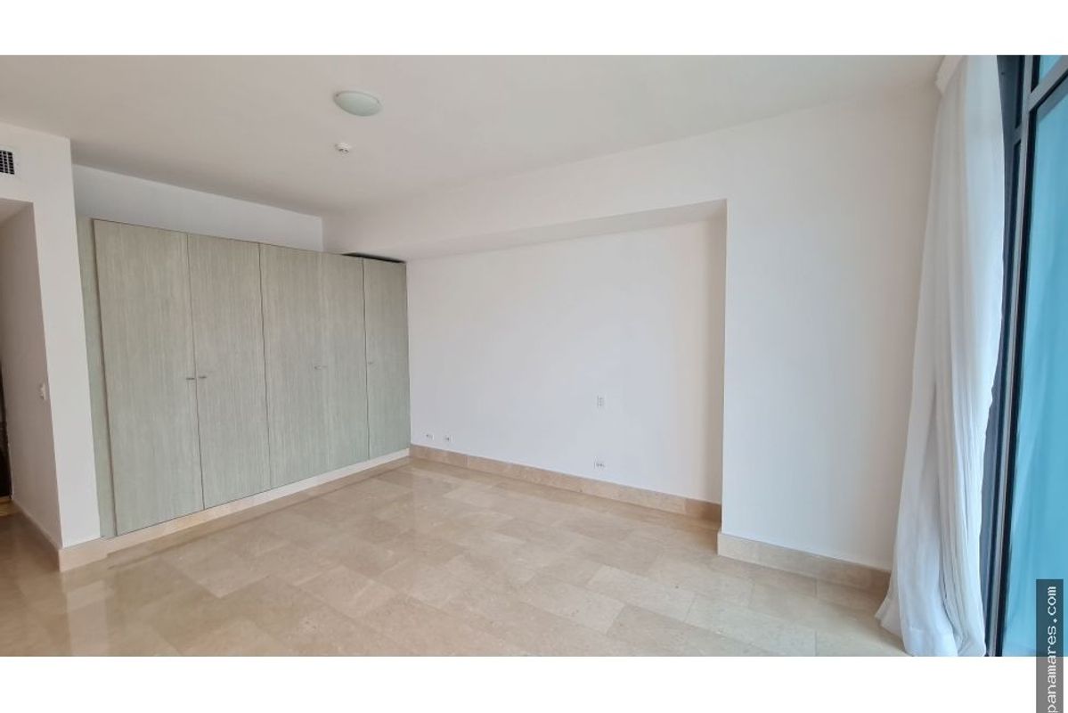 Modelo L Grand Tower - Punta Pacifica — Apartamento en Venta