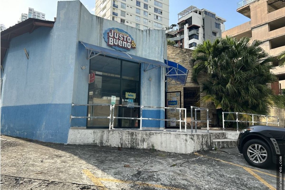 Oportunidad Única! Se Vende Terreno Con Mejoras Detras Del Sheraton — Lote Comercial en Venta