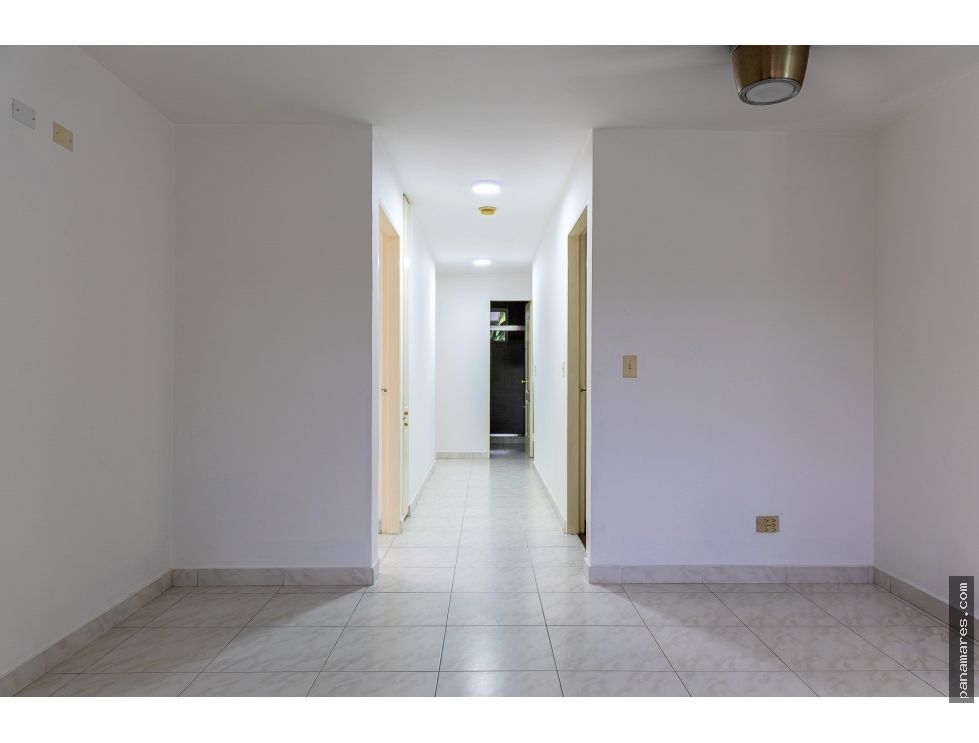 Amplia Casa En Albrook Gardens - Albrook — Casa en Venta