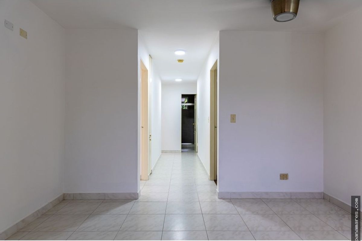 Amplia Casa En Albrook Gardens - Albrook — Casa en Venta