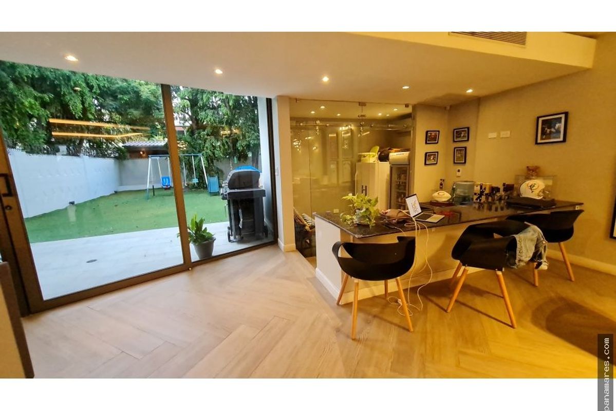 Paitilla Frente Al Parque Con Vista Al Mar — Casa en Venta