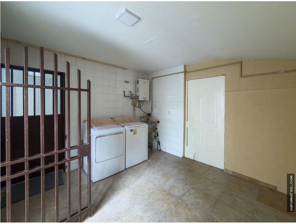 Amplia Casa En Albrook Gardens - Albrook — Casa en Venta