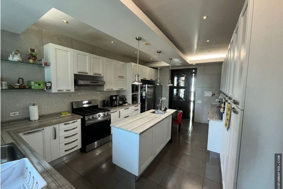 Hermoso Duplex En El PH Blue Bahia - Punta Pacifica — Penthouse en Venta
