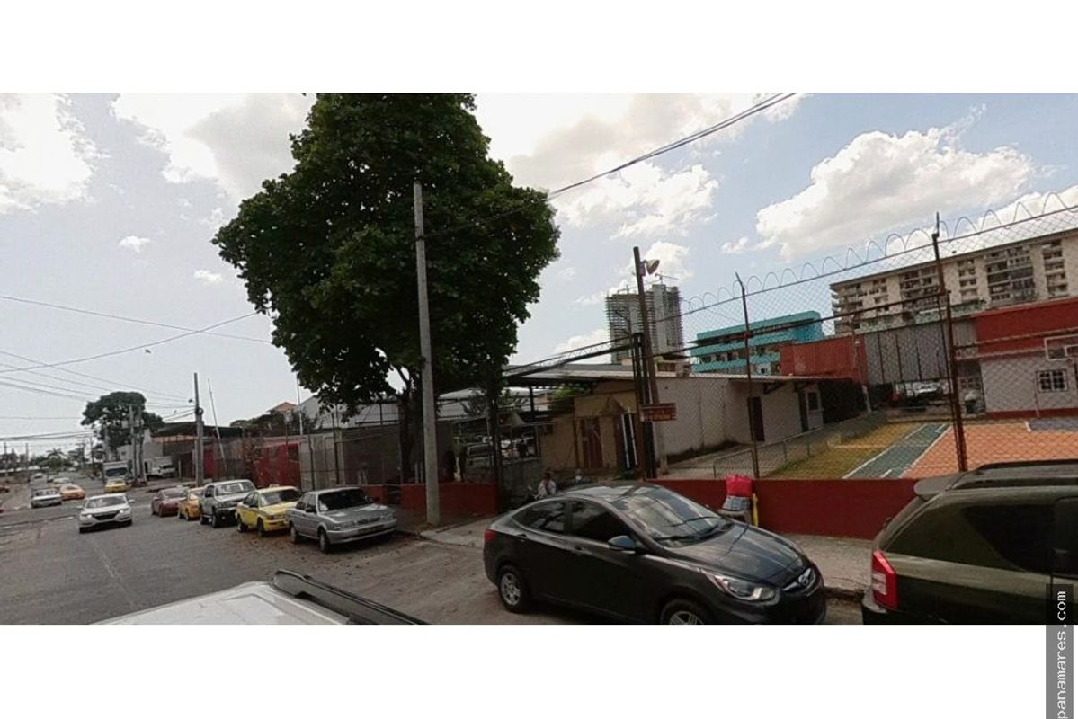 Excelente Propiedad En Venta, En Bella Vista — Apartaestudio en Venta