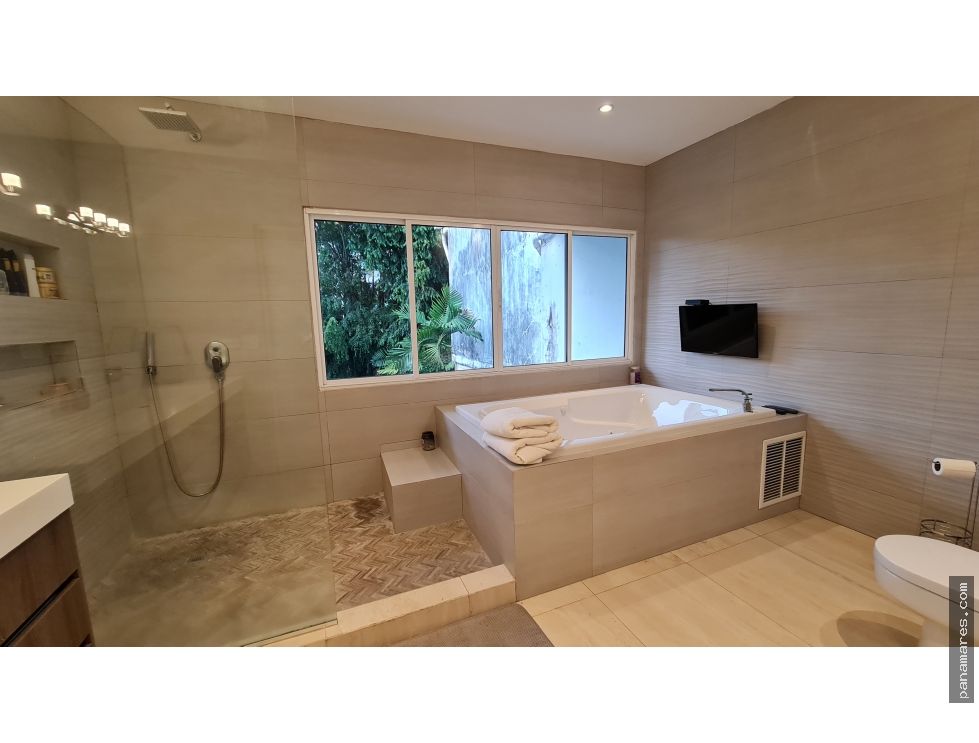 Paitilla Frente Al Parque Con Vista Al Mar — Casa en Venta
