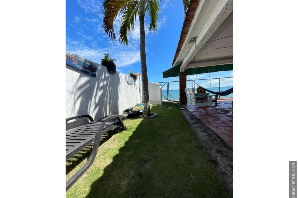 Hermosa Casa Frente Al Mar En Farallon — Casa de Playa en Venta