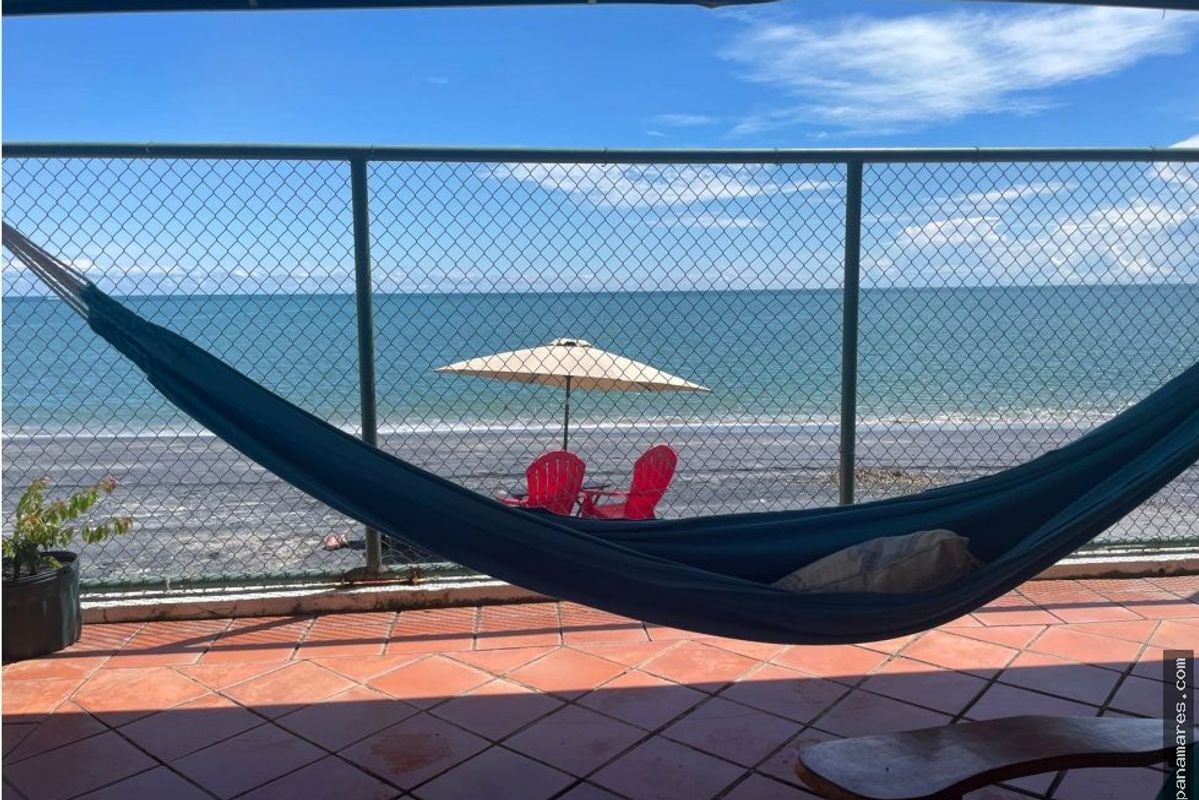 Hermosa Casa Frente Al Mar En Farallon — Casa de Playa en Venta