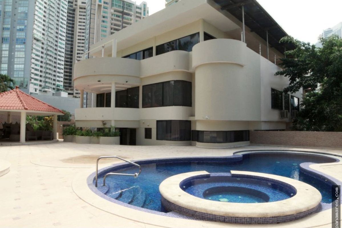 Ganga Se Vende Terreno En Patilla — Casa en Venta