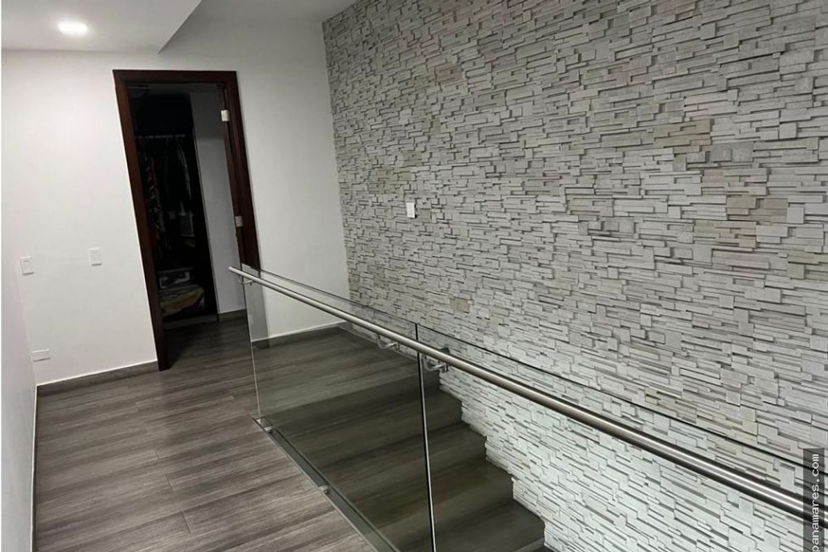 Exotico Duplex Tipo Loft Remodelado En Punta Pacifica - PH Oceanaire — Penthouse en Venta