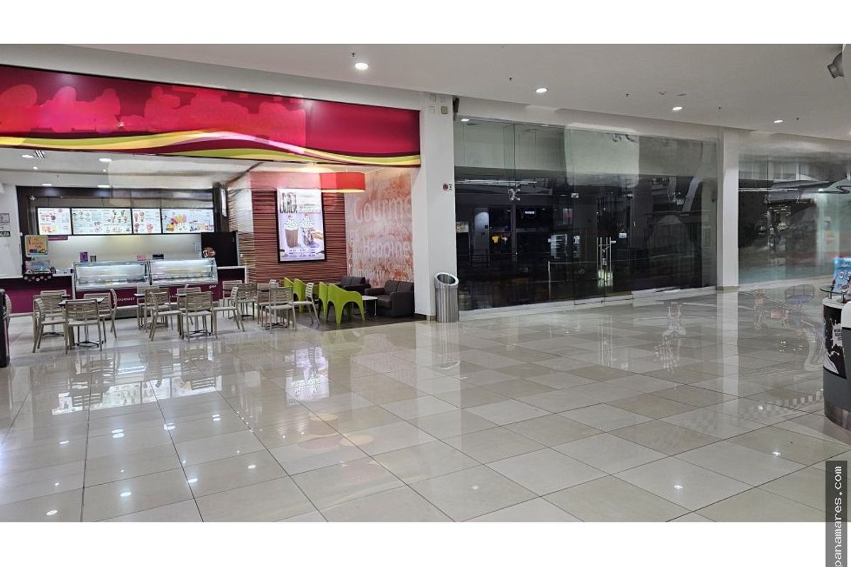 Gran Oportunidad! Local Comercial En Los Andes Mall – Alto Tráfico — Local en Venta