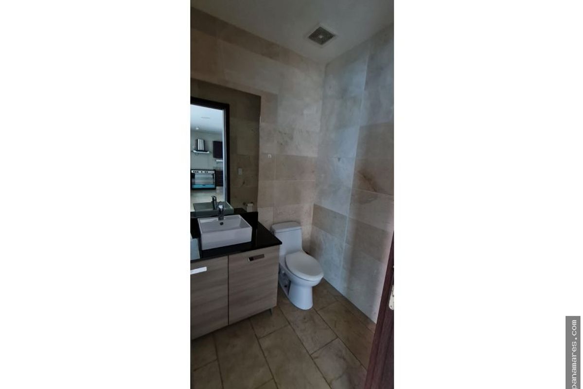 Duplex Tipo Loft Frente Al Mar En Grand Tower - Punta Pacifica — Apartamento en Venta
