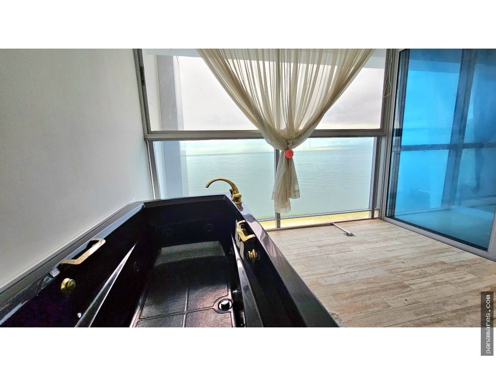 Grand Tower M.l. Frente Al Mar - Punta Pacifica - Oportunidad — Apartamento en Venta