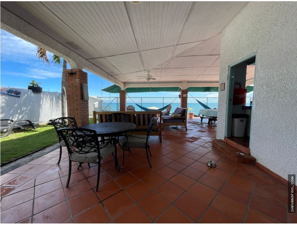 Hermosa Casa Frente Al Mar En Farallon — Casa de Playa en Venta