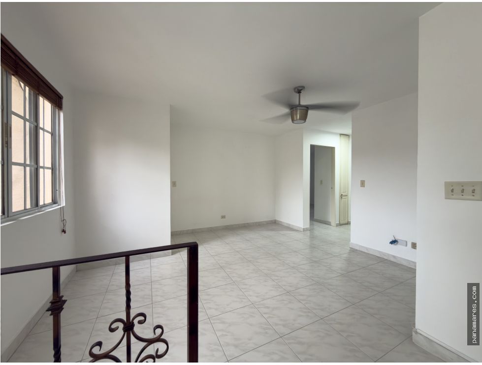 Amplia Casa En Albrook Gardens - Albrook — Casa en Venta