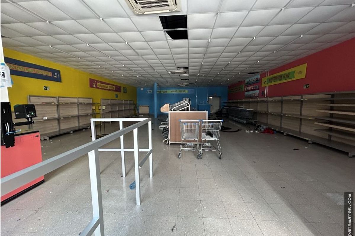 Oportunidad Única! Se Vende Terreno Con Mejoras Detras Del Sheraton — Lote Comercial en Venta