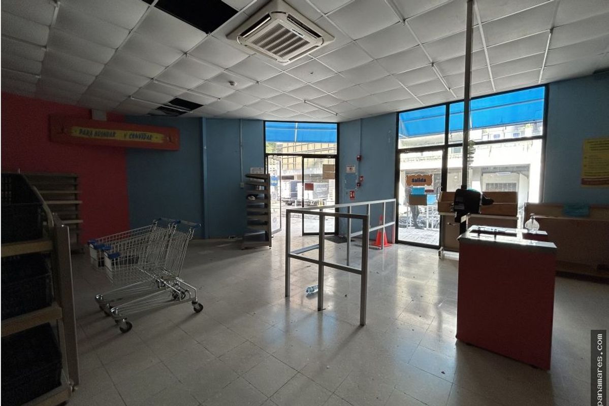 Oportunidad Única! Se Vende Terreno Con Mejoras Detras Del Sheraton — Lote Comercial en Venta