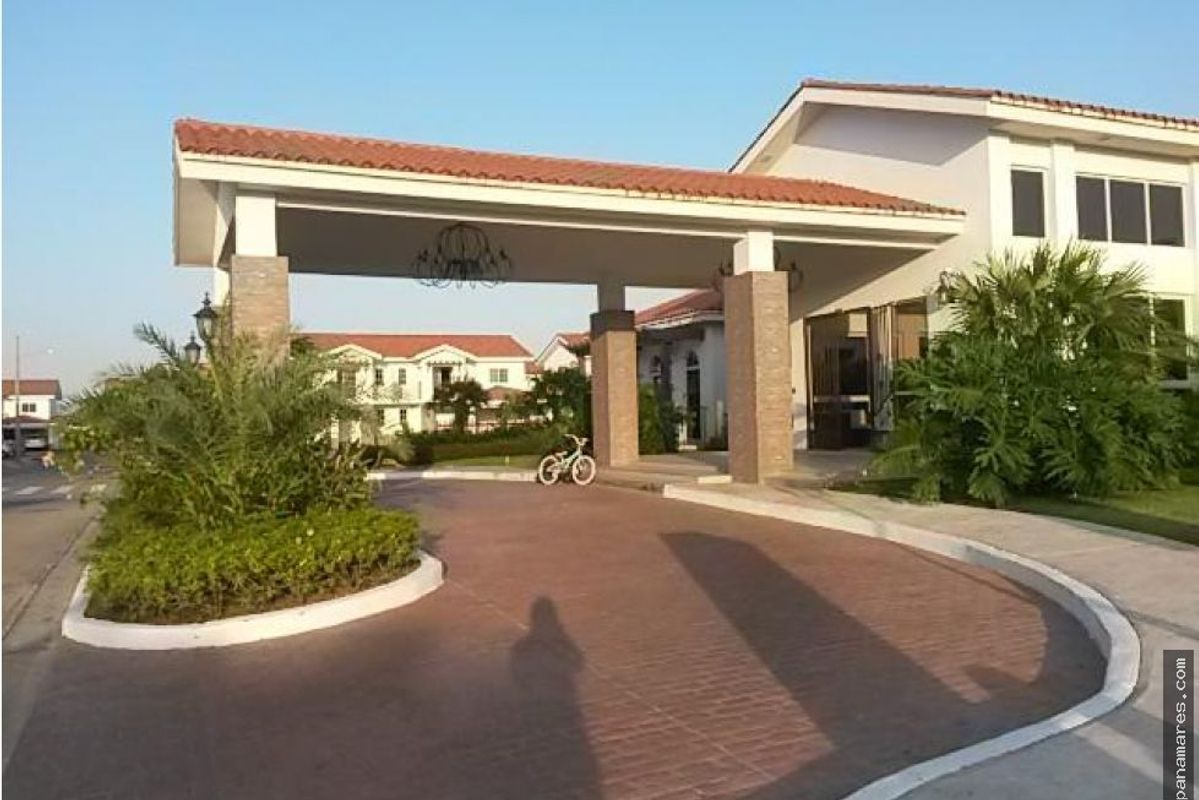 Versalles - Modelo Lyon — Casa en Venta