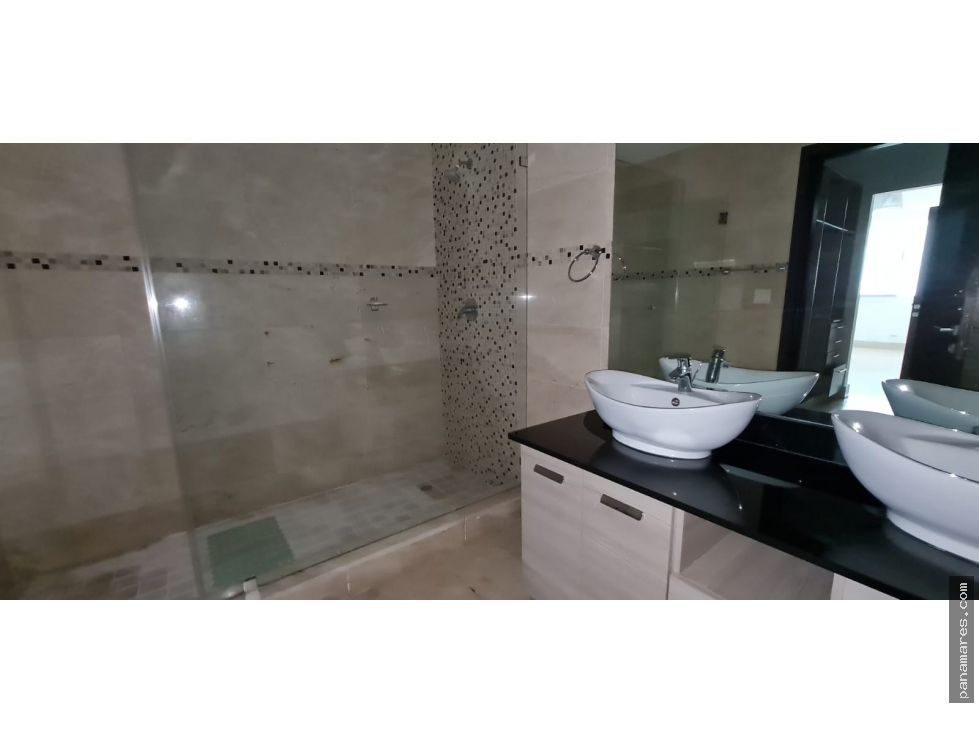 Duplex Tipo Loft Frente Al Mar En Grand Tower - Punta Pacifica — Apartamento en Venta