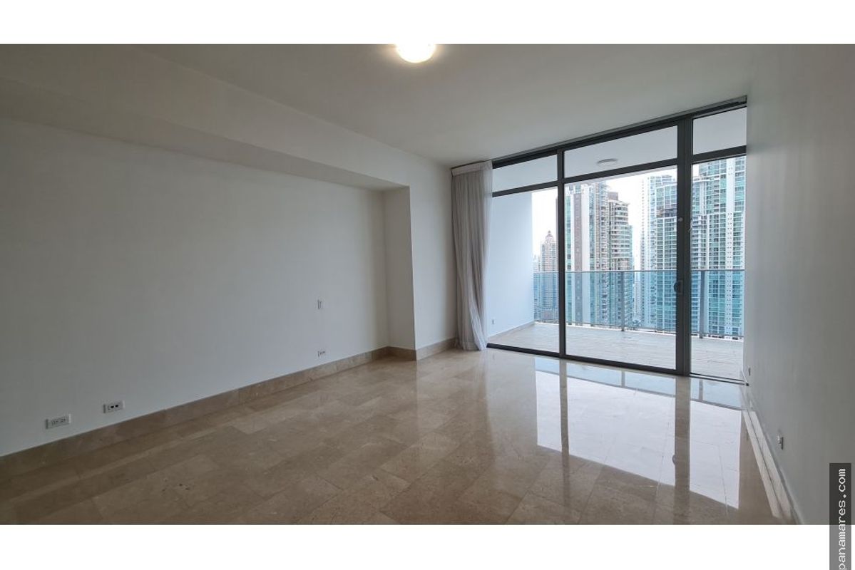 Modelo L Grand Tower - Punta Pacifica — Apartamento en Venta