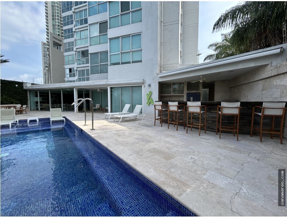 Hermoso Apartamento Amoblado - Terraza Privada Con Piscina — Apartamento en Venta