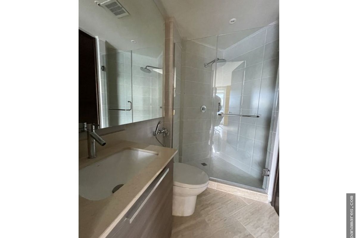 Amoblado En The Regent - Costa Del Este — Apartamento en Venta
