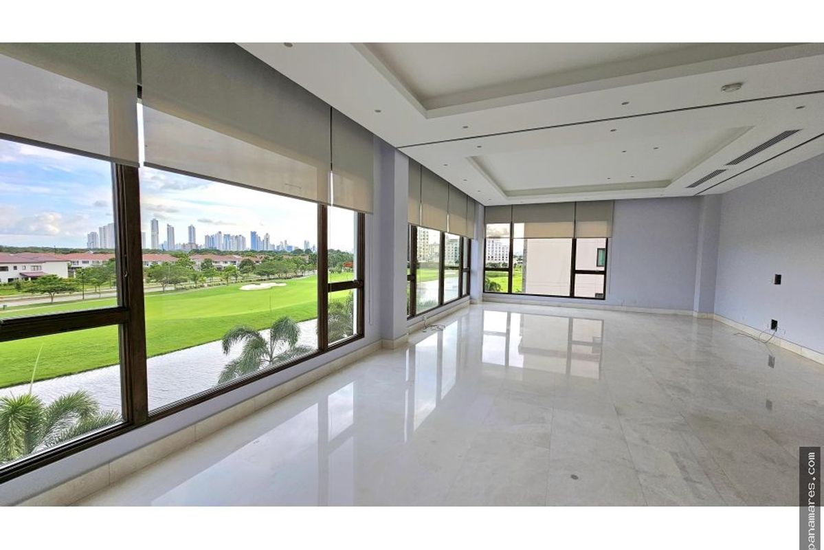Exclusivo Apartamento En PH La Loma - Santa Maria — Penthouse en Venta