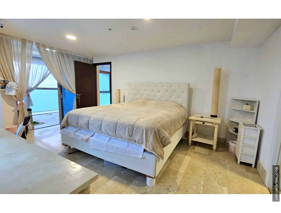 Grand Tower M.l. Frente Al Mar - Punta Pacifica - Oportunidad — Apartamento en Venta