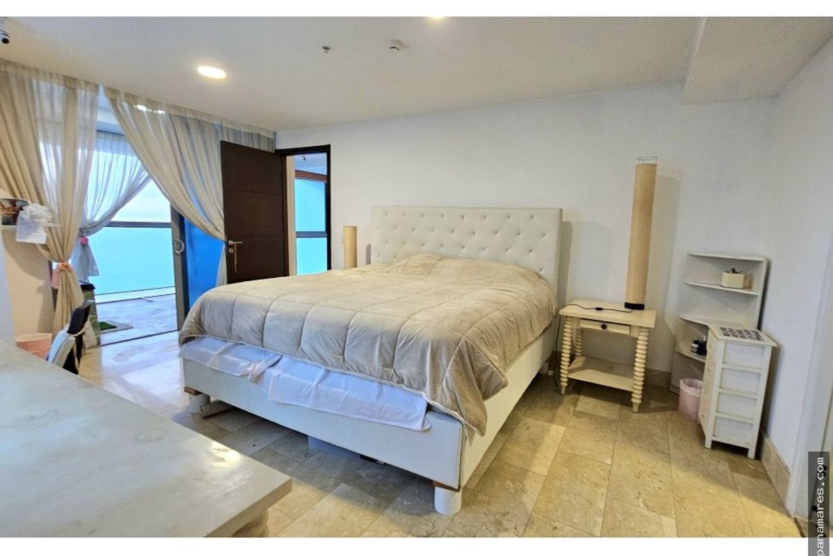 Grand Tower M.l. Frente Al Mar - Punta Pacifica - Oportunidad — Apartamento en Venta