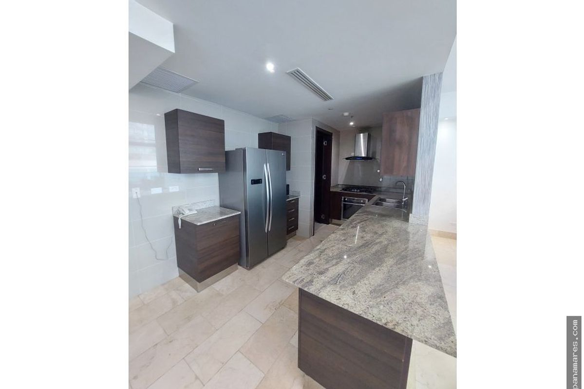 Modelo C Especial Amoblado - Grand Tower - Punta Pacifica — Apartamento en Alquiler
