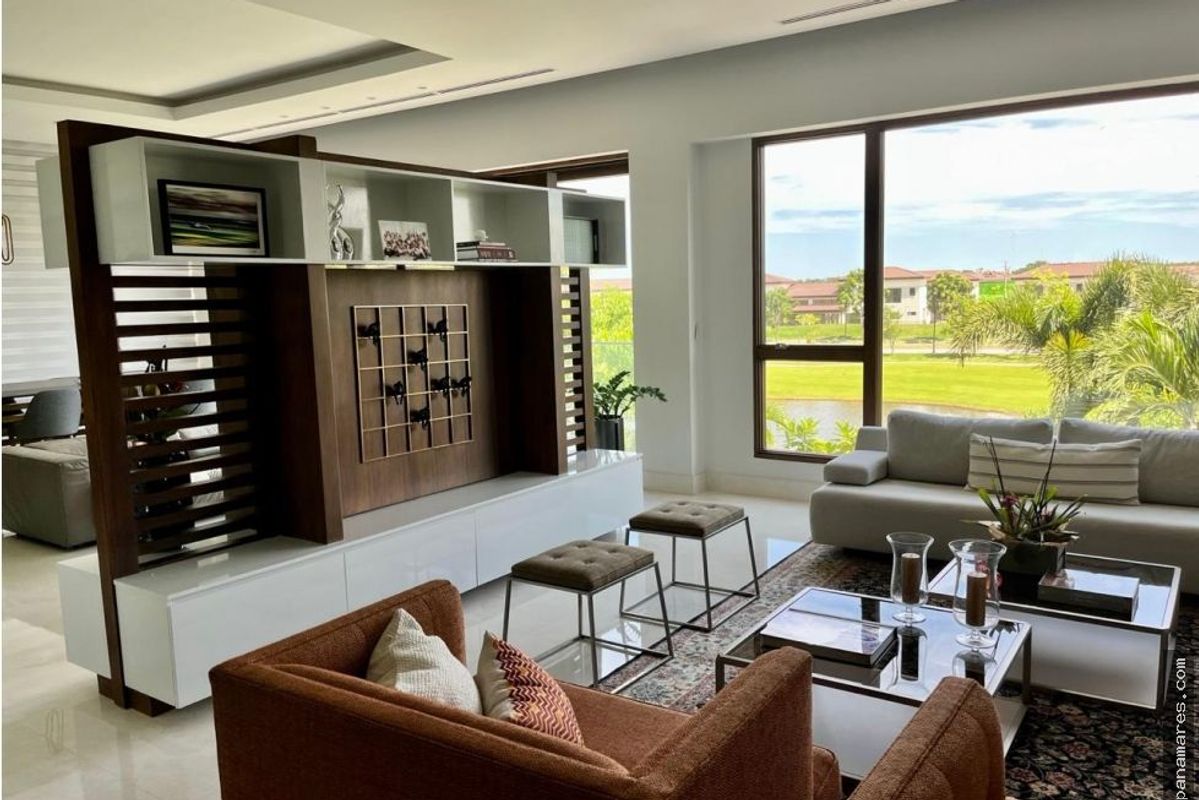 PH La Loma - Lake View En Santa Maria — Penthouse en Venta
