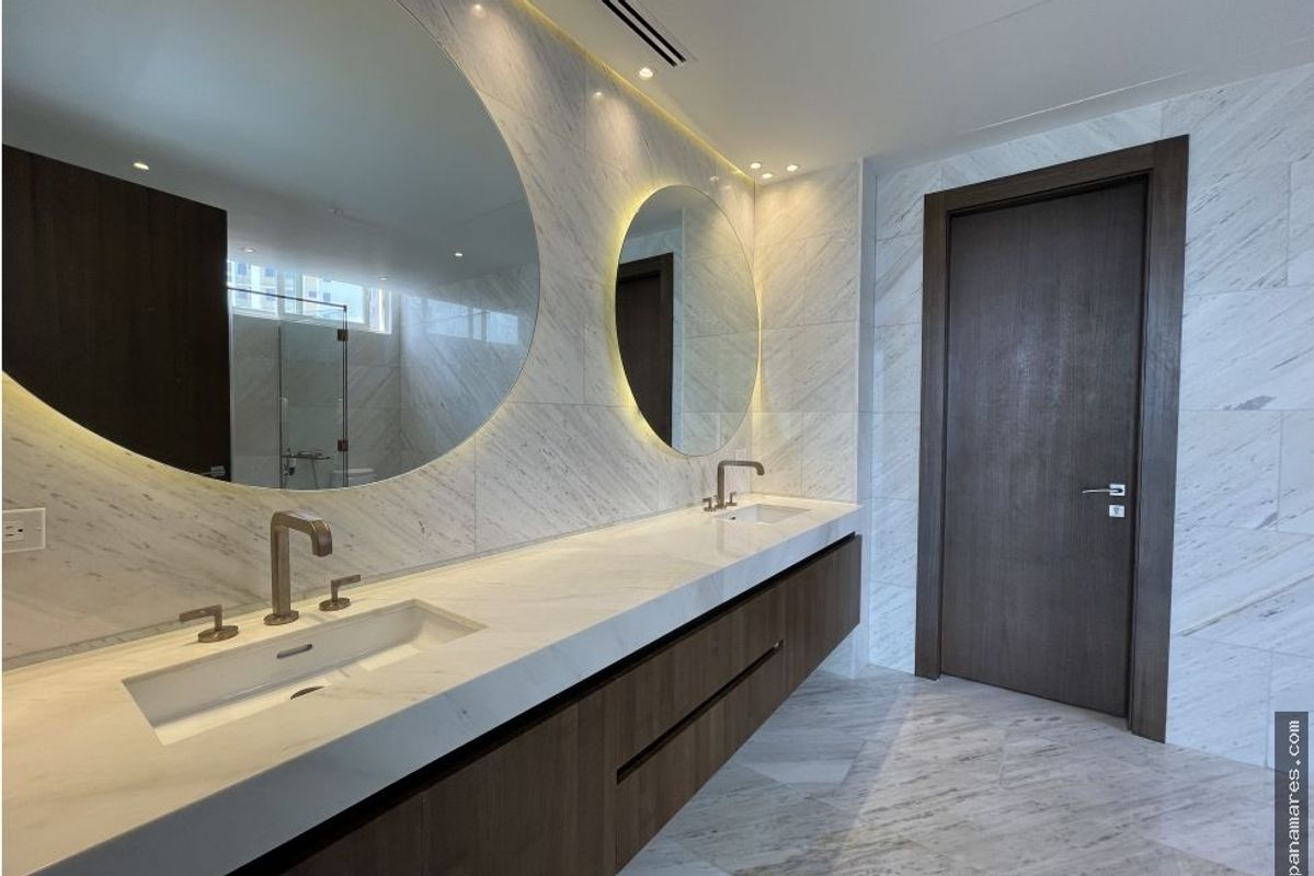 PH The Towers - Paitilla - Vista Al Mar - Linea Blanca — Penthouse en Alquiler
