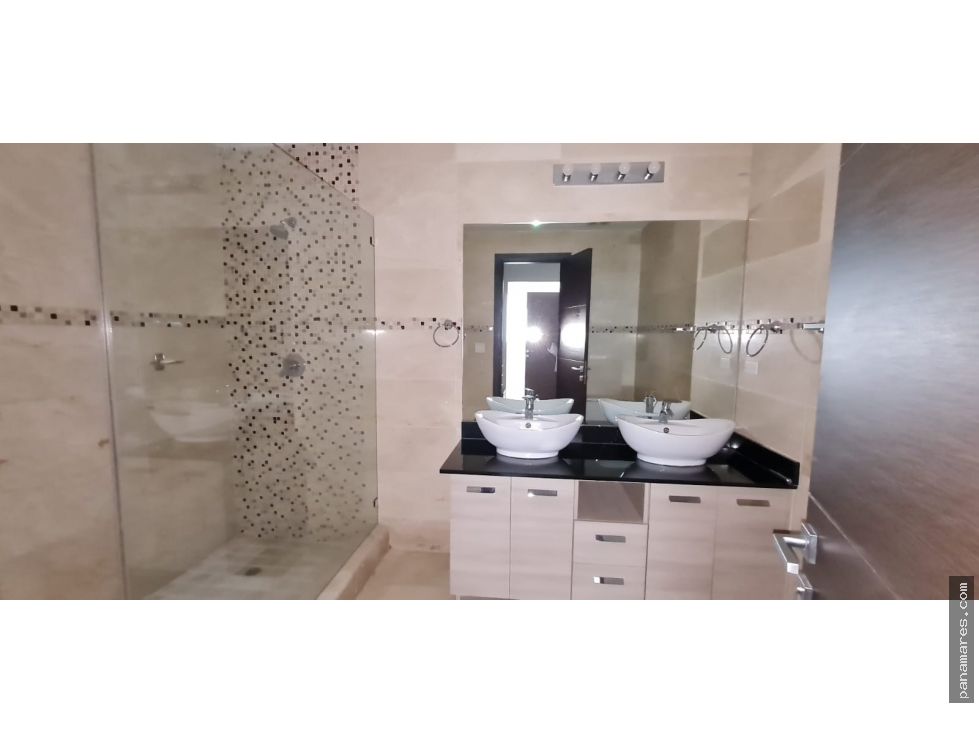 Duplex Tipo Loft Frente Al Mar En Grand Tower - Punta Pacifica — Apartamento en Venta