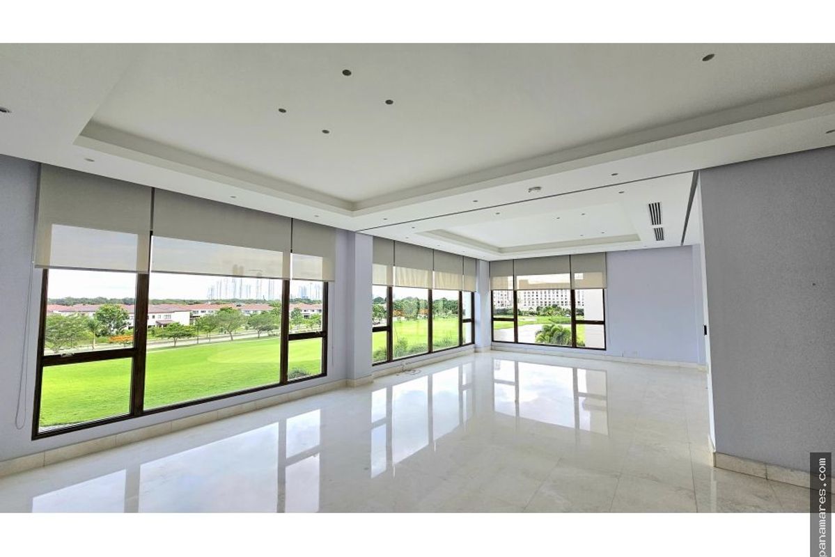 Exclusivo Apartamento En PH La Loma - Santa Maria — Penthouse en Venta