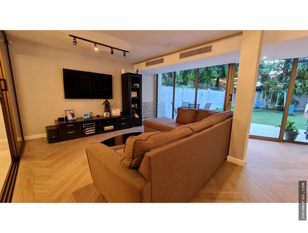 Paitilla Frente Al Parque Con Vista Al Mar — Casa en Venta