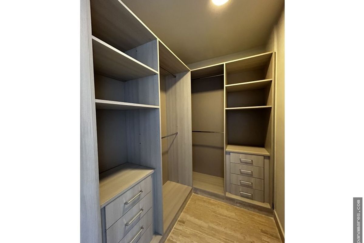 Hermoso Apartamento En The Regent - Costa Del Este — Apartamento en Alquiler