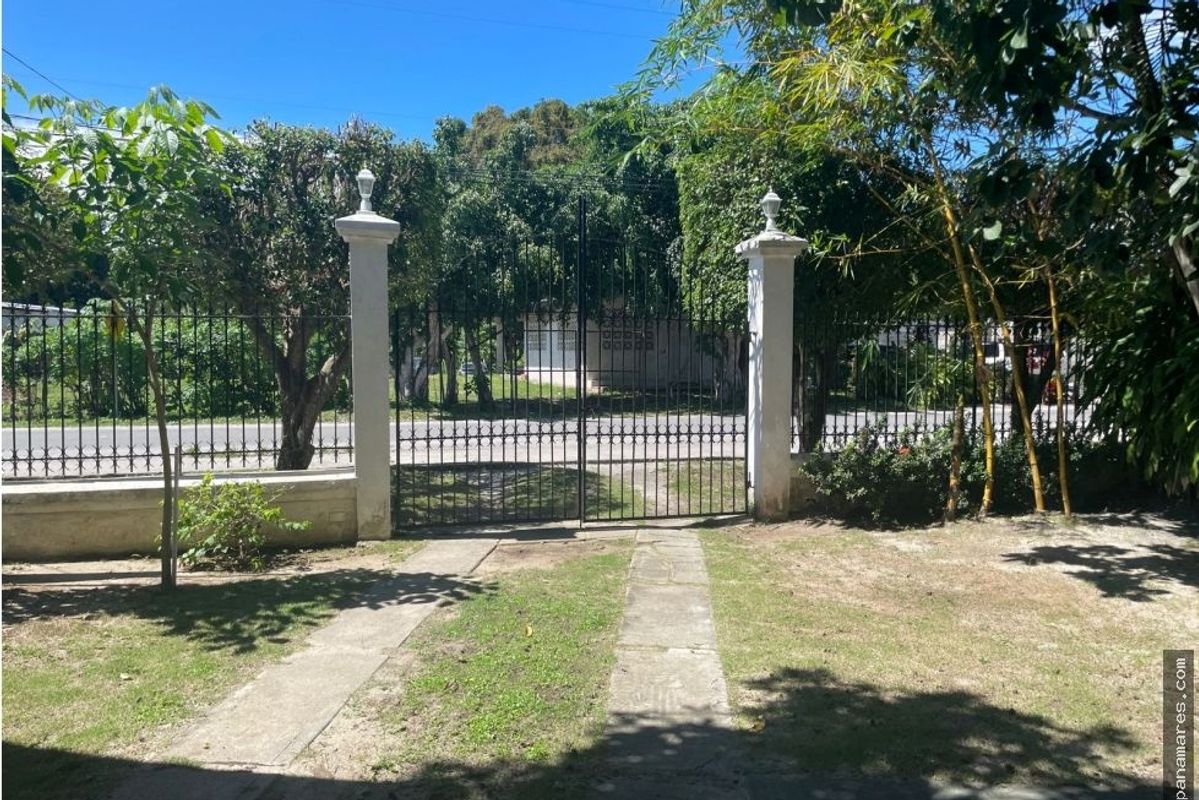 Hermosa Casa Frente Al Mar En Farallon — Casa de Playa en Venta