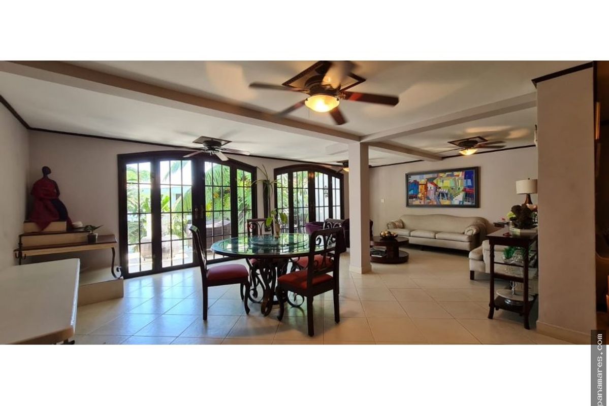 El Cangrejo - Bella Vista - Comunidad Con Garita — Casa en Venta