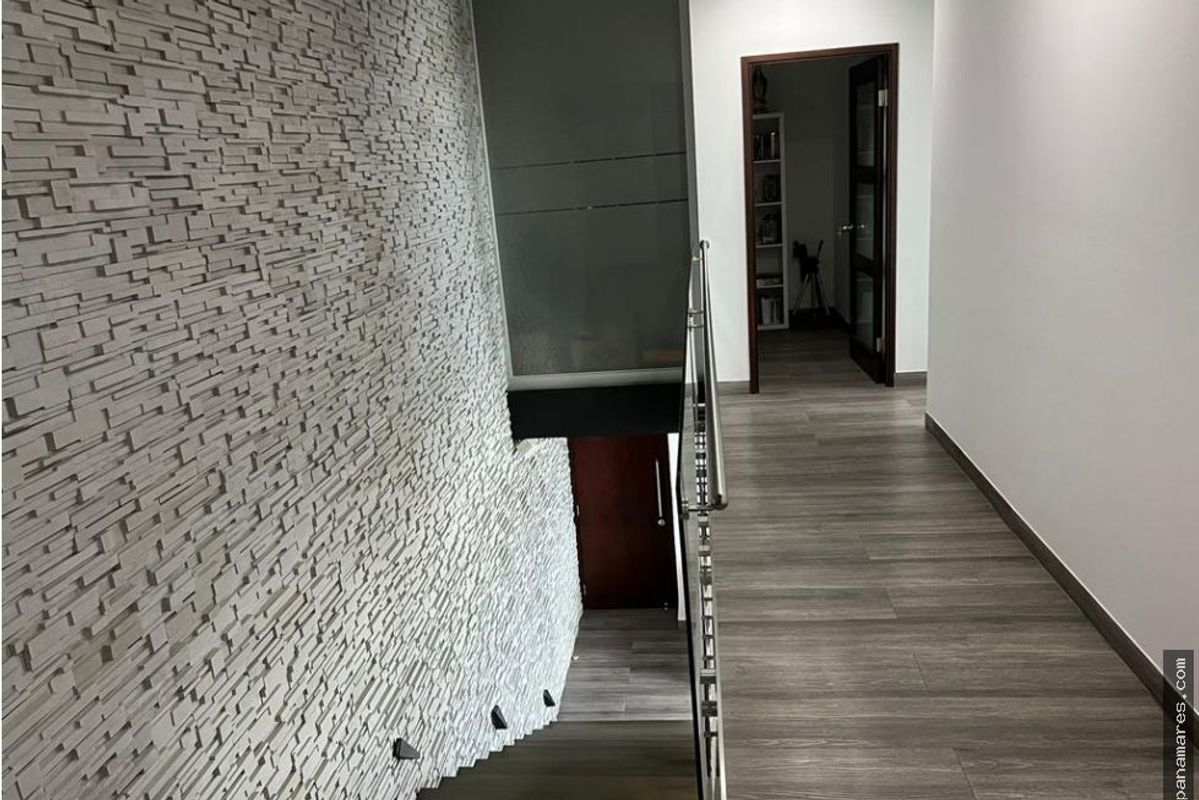 Exotico Duplex Tipo Loft Remodelado En Punta Pacifica - PH Oceanaire — Penthouse en Venta