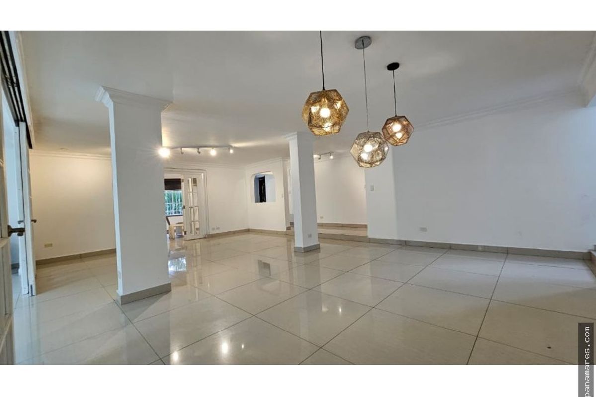 El Hexagono - Altos Del Golf - San Francisco — Casa en Venta