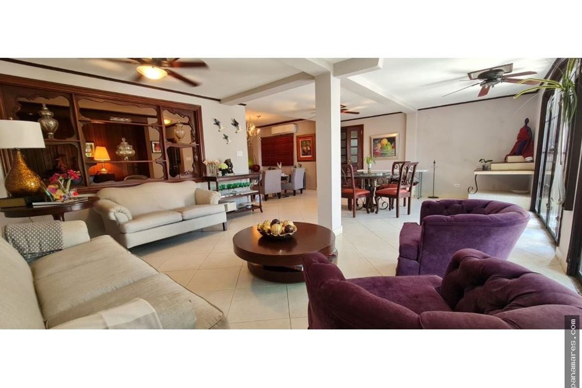 El Cangrejo - Bella Vista - Comunidad Con Garita — Casa en Venta