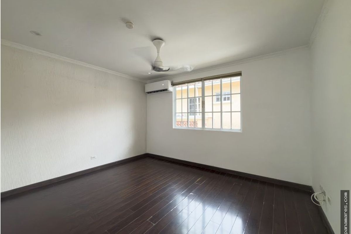Amplia Casa En Albrook Gardens - Albrook — Casa en Venta