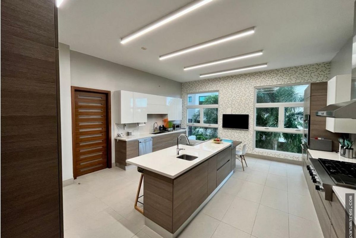 PH La Loma - Lake View En Santa Maria — Penthouse en Venta
