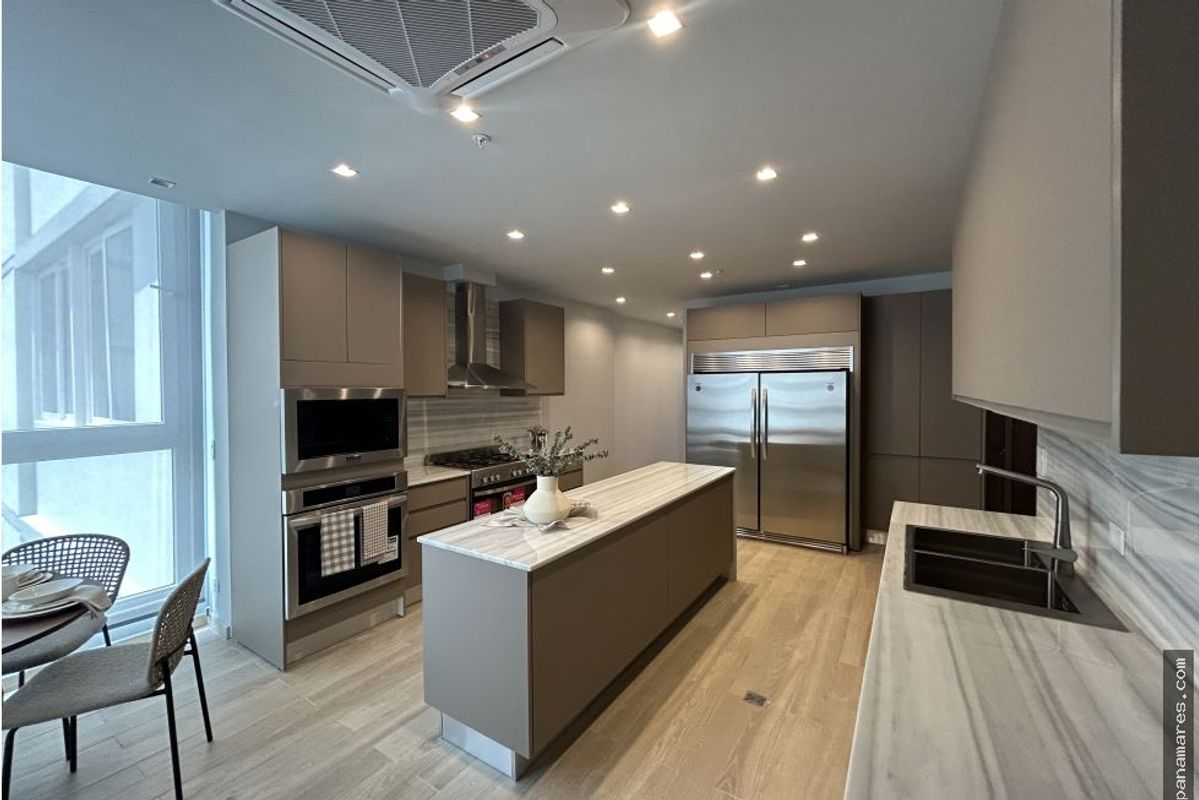 PH The Towers - Paitilla - Amoblado — Penthouse en Venta