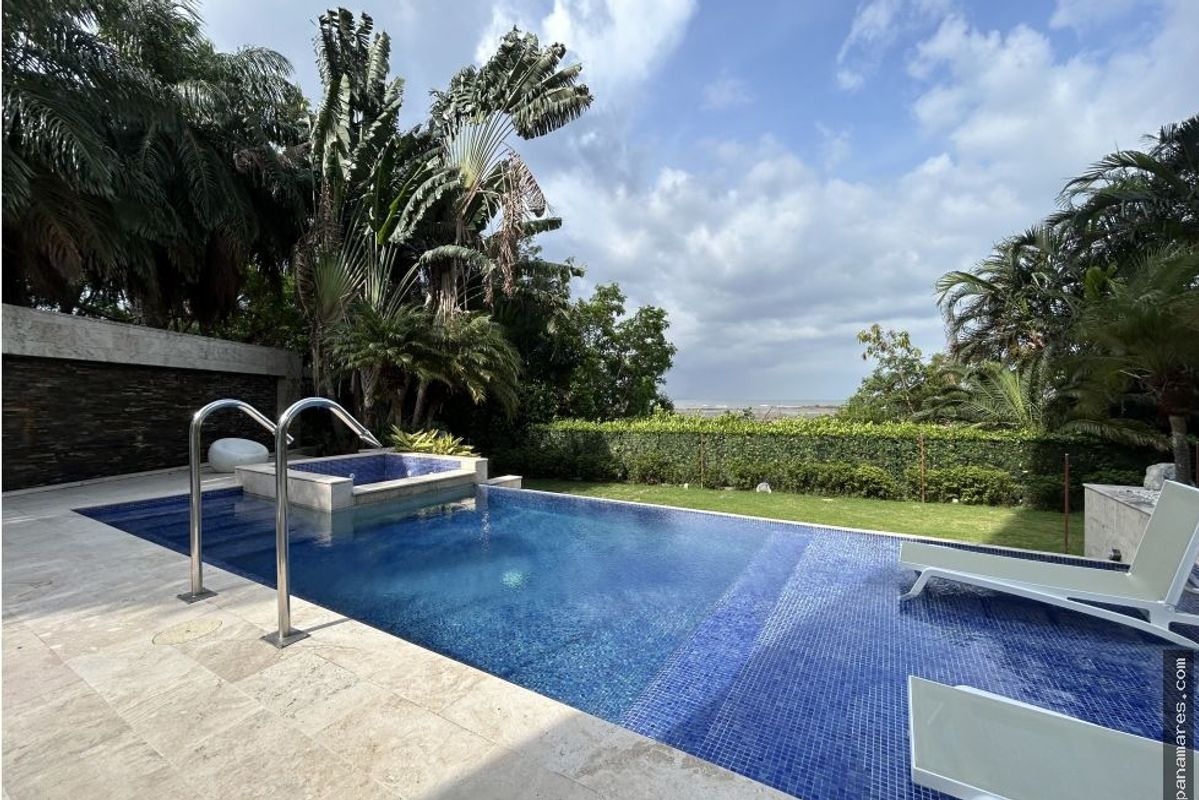 Hermoso Apartamento Amoblado - Terraza Privada Con Piscina — Apartamento en Venta