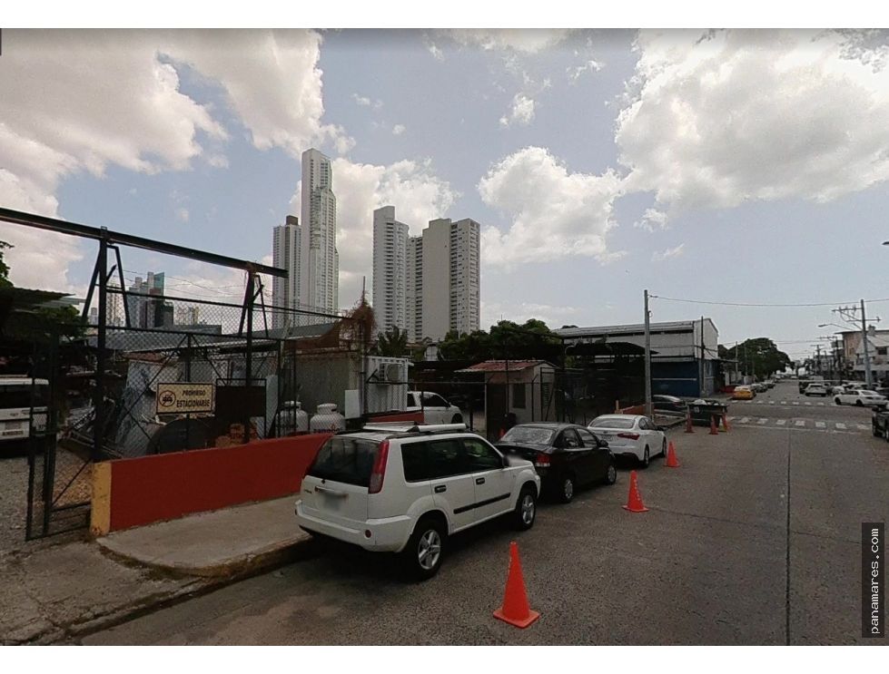 Excelente Propiedad En Venta, En Bella Vista — Apartaestudio en Venta