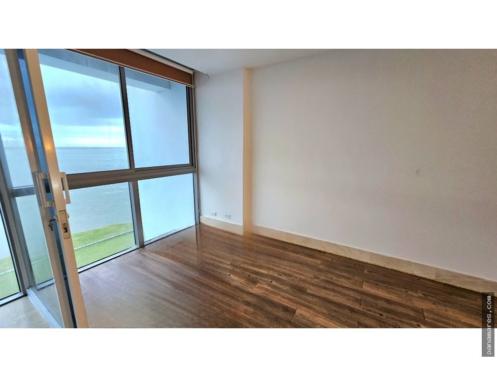 Grand Tower M.l. Frente Al Mar - Punta Pacifica - Oportunidad — Apartamento en Venta