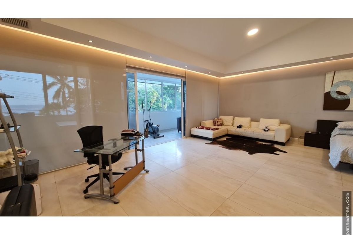 Paitilla Frente Al Parque Con Vista Al Mar — Casa en Venta