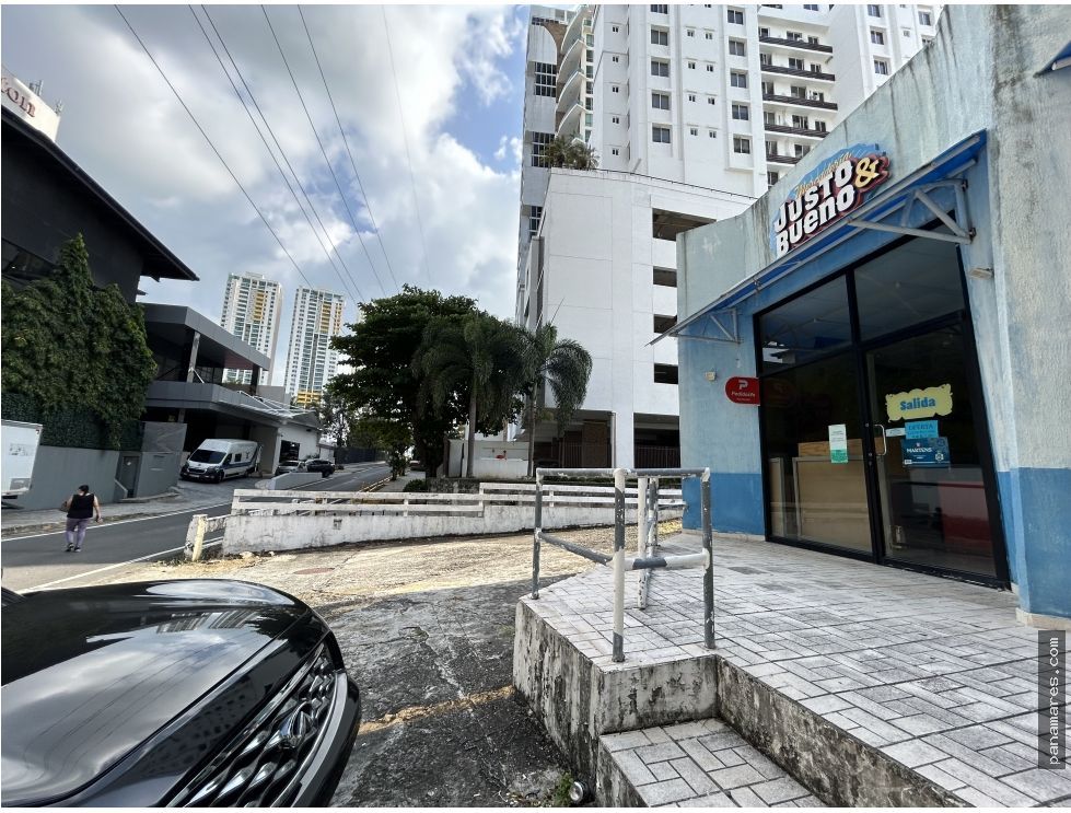 Oportunidad Única! Se Vende Terreno Con Mejoras Detras Del Sheraton — Lote Comercial en Venta