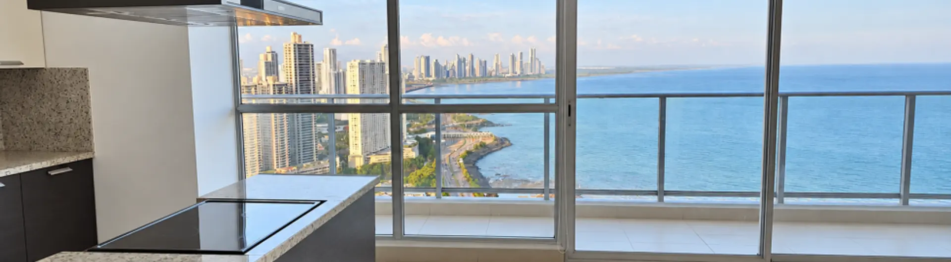 Piso Alto Frente Al Mar En PH Oceanaire – Punta Pacífica — Apartamento en Alquiler