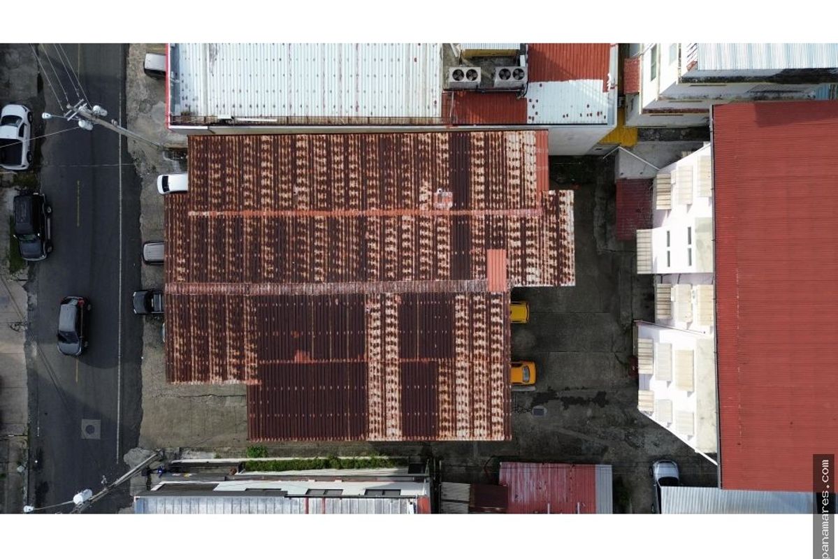 Oportunidad! Se Vende Edificio - Condominio Leda - Final De Calle 50 — Edificio en Venta